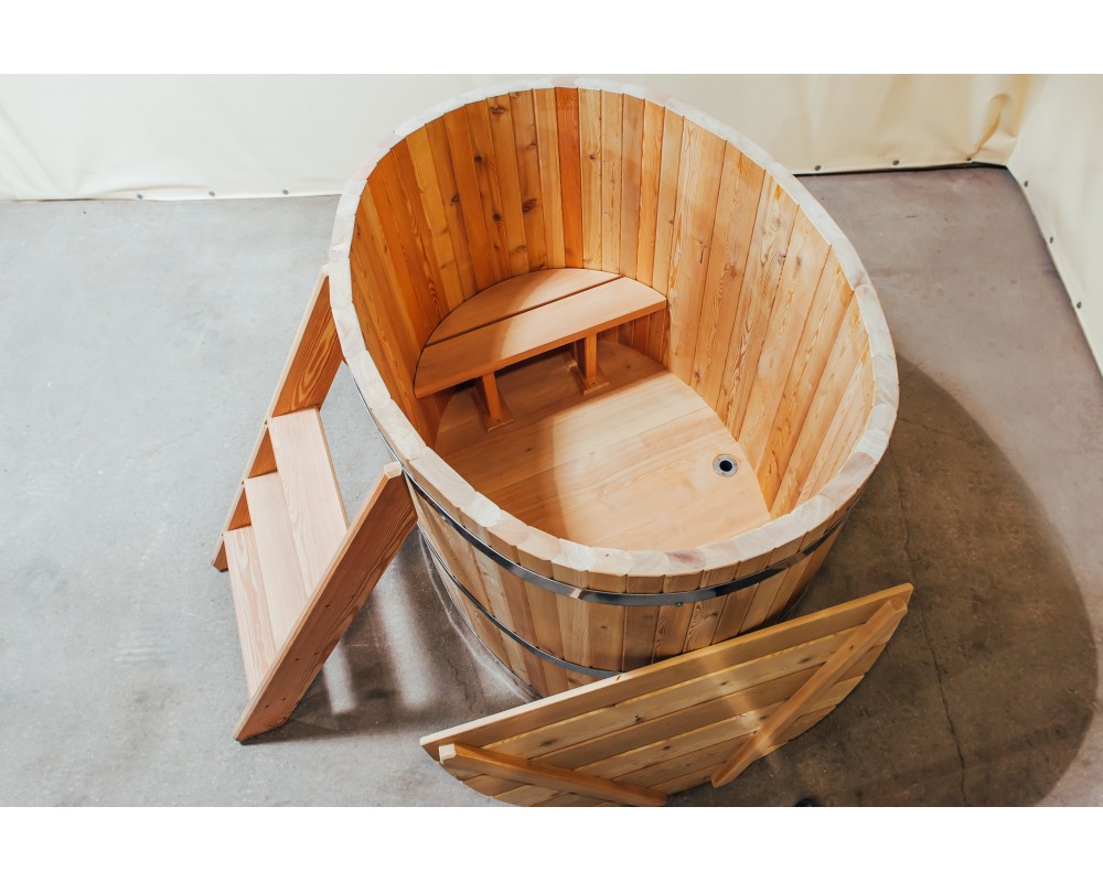 Деревянная ванна для бани из лиственницы